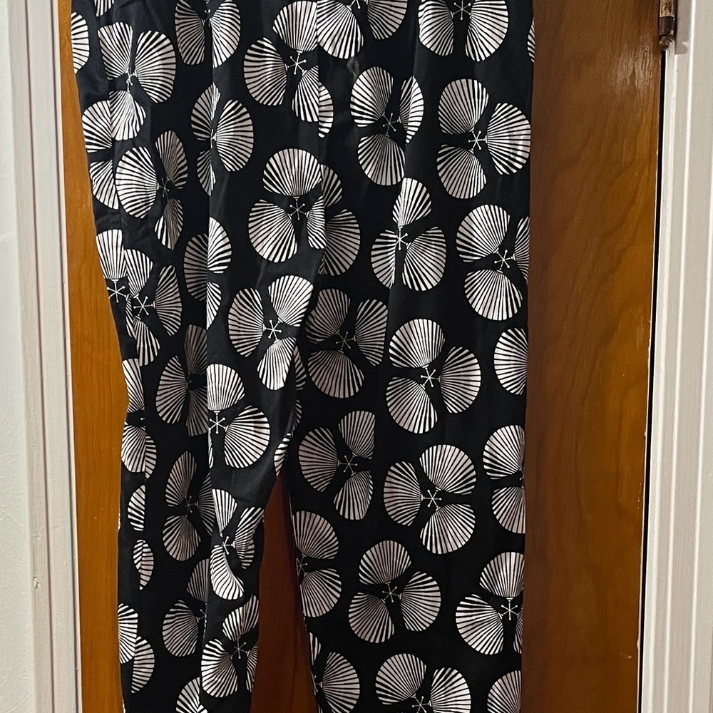 Ruby Rd. Monochrome Leaf Print Pants - Picture 1 of 4